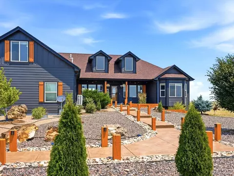 50111 E Maplewood Pl, Bennett, CO 80102 photo 3