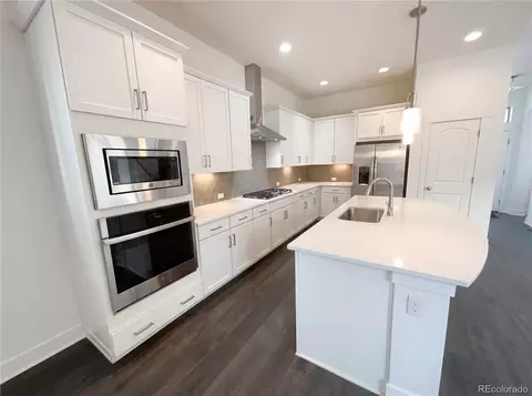10260 E 57th Pl, Denver, CO 80238 photo 2