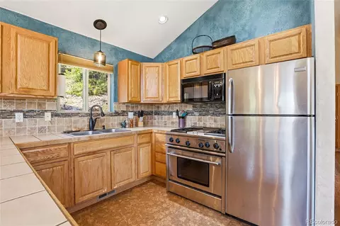 Kitchen - 33888 Bardwell Rd, Pine, CO 80470 photo 2 of 3