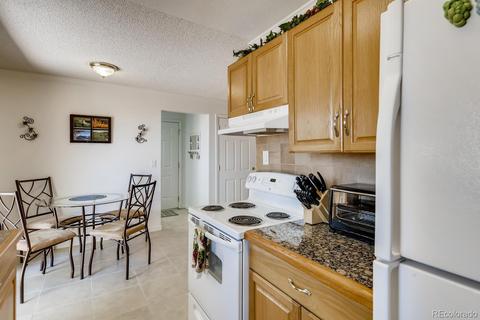 17427 E Temple Dr, Aurora, CO 80015 photo 11