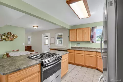 Kitchen - 5215 Eldridge St, Arvada, CO 80002 photo 3 of 7