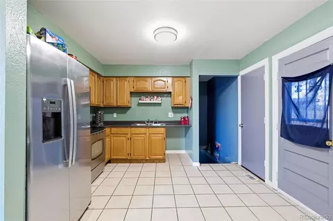 Kitchen - 12234 E Berkeley Pl, Denver, CO 80239 photo 2 of 4