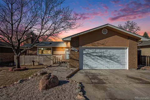 2327 Meadow St, Longmont, CO 80501