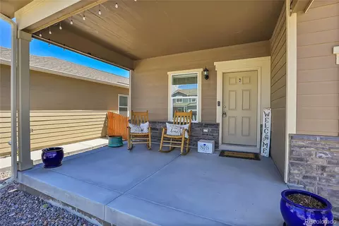 328 Maple St, Bennett, CO 80102 photo 4