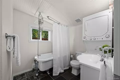 Bath - 108 E Chester St, Lafayette, CO 80026 photo 1 of 3
