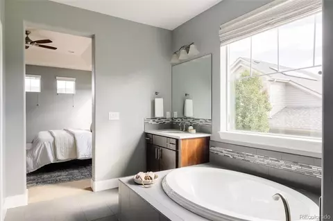 Bath - 7990 E 32nd Ave, Denver, CO 80238 photo 3 of 6