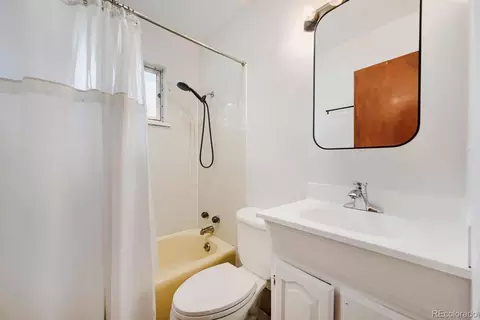 Bath - 730 35th St, Boulder, CO 80303 photo 2 of 2