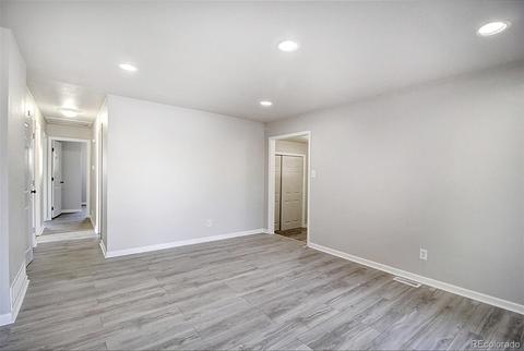 5103 Carson St, Denver, CO 80239 photo 4