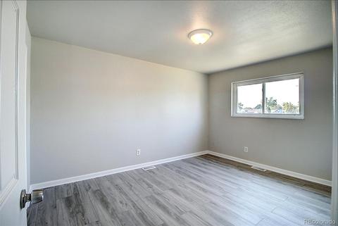 5103 Carson St, Denver, CO 80239 photo 10