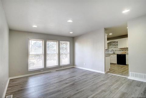 5103 Carson St, Denver, CO 80239 photo 2