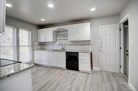5103 Carson St, Denver, CO 80239 photo 17