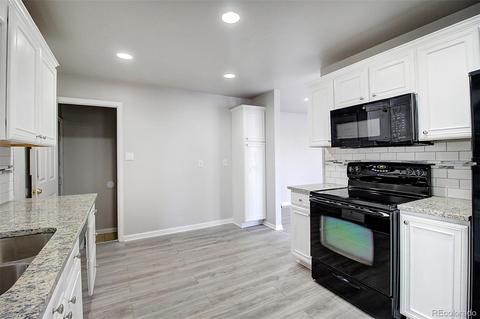 5103 Carson St, Denver, CO 80239 photo 20
