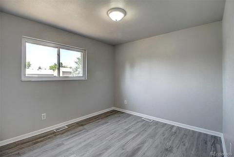 5103 Carson St, Denver, CO 80239 photo 13