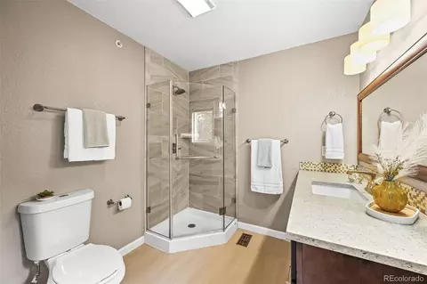 Bath - 4620 15th St #B, Boulder, CO 80304 photo 1 of 2