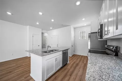 Kitchen - 22335 E 39th Ave, Aurora, CO 80019 photo 5 of 5