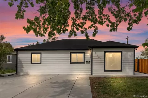 1297 Victor St, Aurora, CO 80011