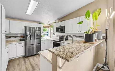 1819 Crystal St, Aurora, CO 80011
