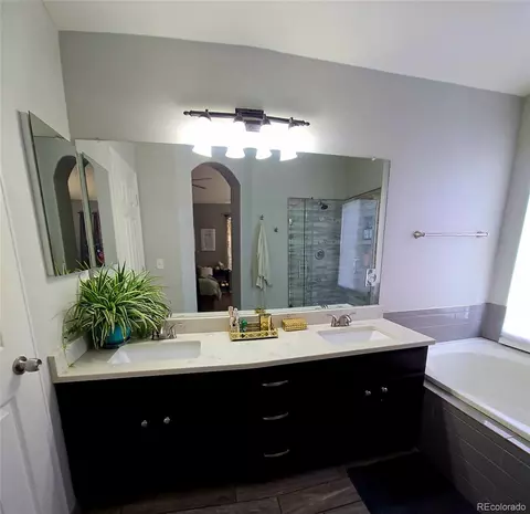 Bath - 18325 E Amherst Dr, Aurora, CO 80013 photo 2 of 5