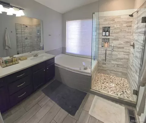 Bath - 18325 E Amherst Dr, Aurora, CO 80013 photo 1 of 5