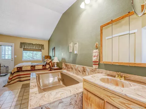 Bath - 2746 S Uravan St, Aurora, CO 80013 photo 2 of 4