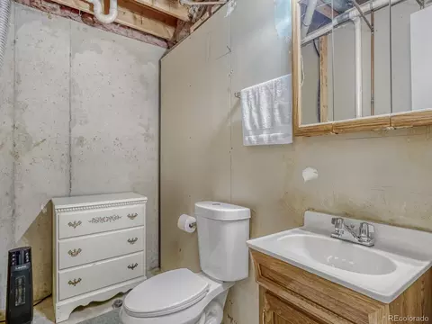 Bath - 2746 S Uravan St, Aurora, CO 80013 photo 4 of 4
