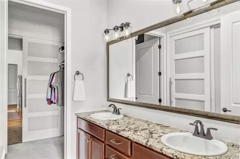 Bath - 24919 E Alder Dr, Aurora, CO 80016 photo 2 of 5