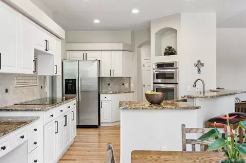 Kitchen - 17895 E Powers Dr, Centennial, CO 80015 photo 3 of 4