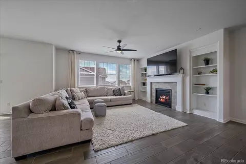 Living - 5925 S Kellerman Ct, Aurora, CO 80016 photo 2 of 4
