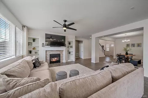 Living - 5925 S Kellerman Ct, Aurora, CO 80016 photo 3 of 4