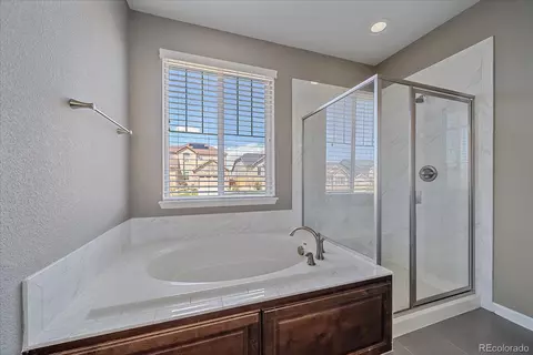 Bath - 5925 S Kellerman Ct, Aurora, CO 80016 photo 3 of 8