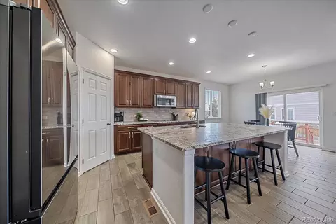 Kitchen - 5925 S Kellerman Ct, Aurora, CO 80016 photo 3 of 5