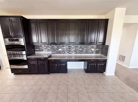 Kitchen - 22197 Easter Cir, Aurora, CO 80016 photo 4 of 7