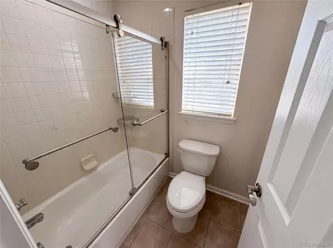 Bath - 22197 Easter Cir, Aurora, CO 80016 photo 5 of 9