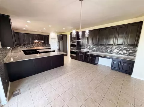 Kitchen - 22197 Easter Cir, Aurora, CO 80016 photo 6 of 7