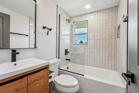 Bath - 862 S Simms St, Lakewood, CO 80228 photo 3 of 3