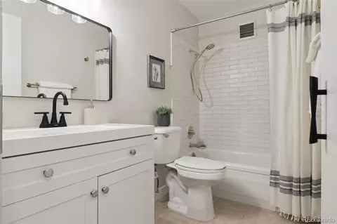 705 S Clinton St #4A, Denver, CO 80247