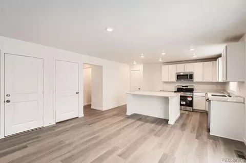 22077 E 39th Pl, Aurora, CO 80019 photo 3