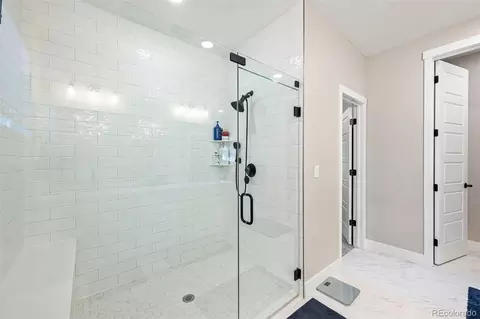 Bath - 9630 E 63rd Pl, Denver, CO 80238 photo 3 of 7