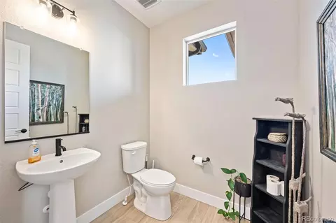 Bath - 9630 E 63rd Pl, Denver, CO 80238 photo 1 of 7