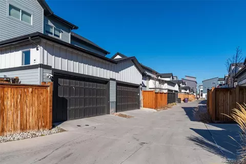 Exterior - 9630 E 63rd Pl, Denver, CO 80238 photo 6 of 8