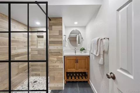 Bath - 2695 Eudora St, Denver, CO 80207 photo 1 of 2