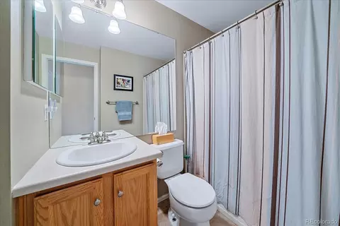 Bath - 19130 E Ithaca Dr, Aurora, CO 80013 photo 3 of 3