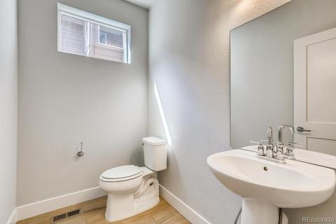 21461 E 60th Ave, Aurora, CO 80019 photo 13