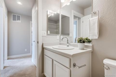 16156 E Warner Dr, Denver, CO 80239 photo 31