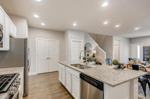 16156 E Warner Dr, Denver, CO 80239 photo 16