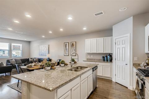 16156 E Warner Dr, Denver, CO 80239 photo 15