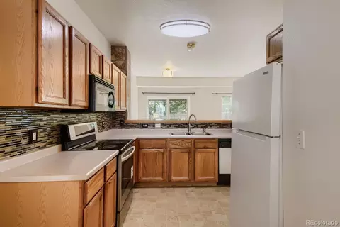 Kitchen - 12324 E 2nd Dr, Aurora, CO 80011 photo 2 of 5