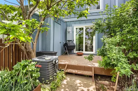 Exterior - 11913 E Kepner Dr, Aurora, CO 80012 photo 6 of 7