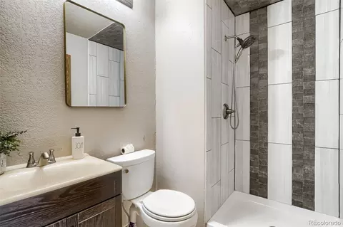 Bath - 11913 E Kepner Dr, Aurora, CO 80012 photo 2 of 4
