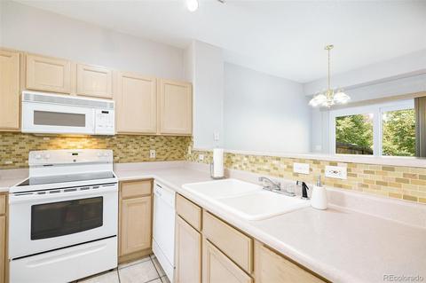12194 E 2nd Dr, Aurora, CO 80011 photo 7